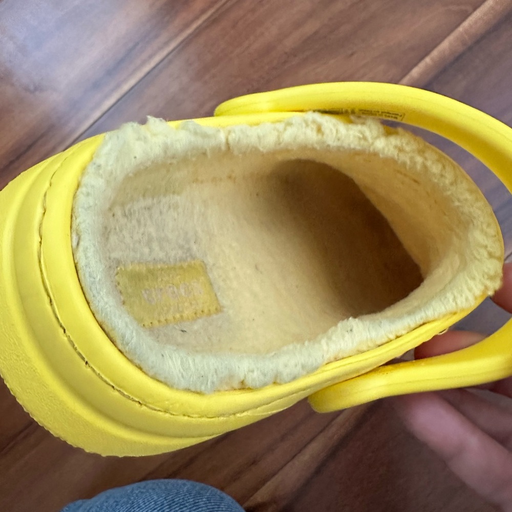 CROCS YELLOW DUAL COMFORT LINED LEMON YELLOW CLASSIC CLOGS SIZE M5 W7 - Picture 10 of 12